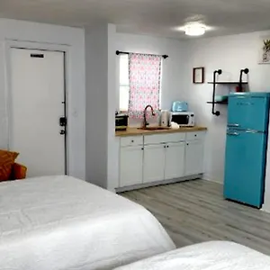 Apartment Pineapple Shores Unit 1, Daytona Beach
